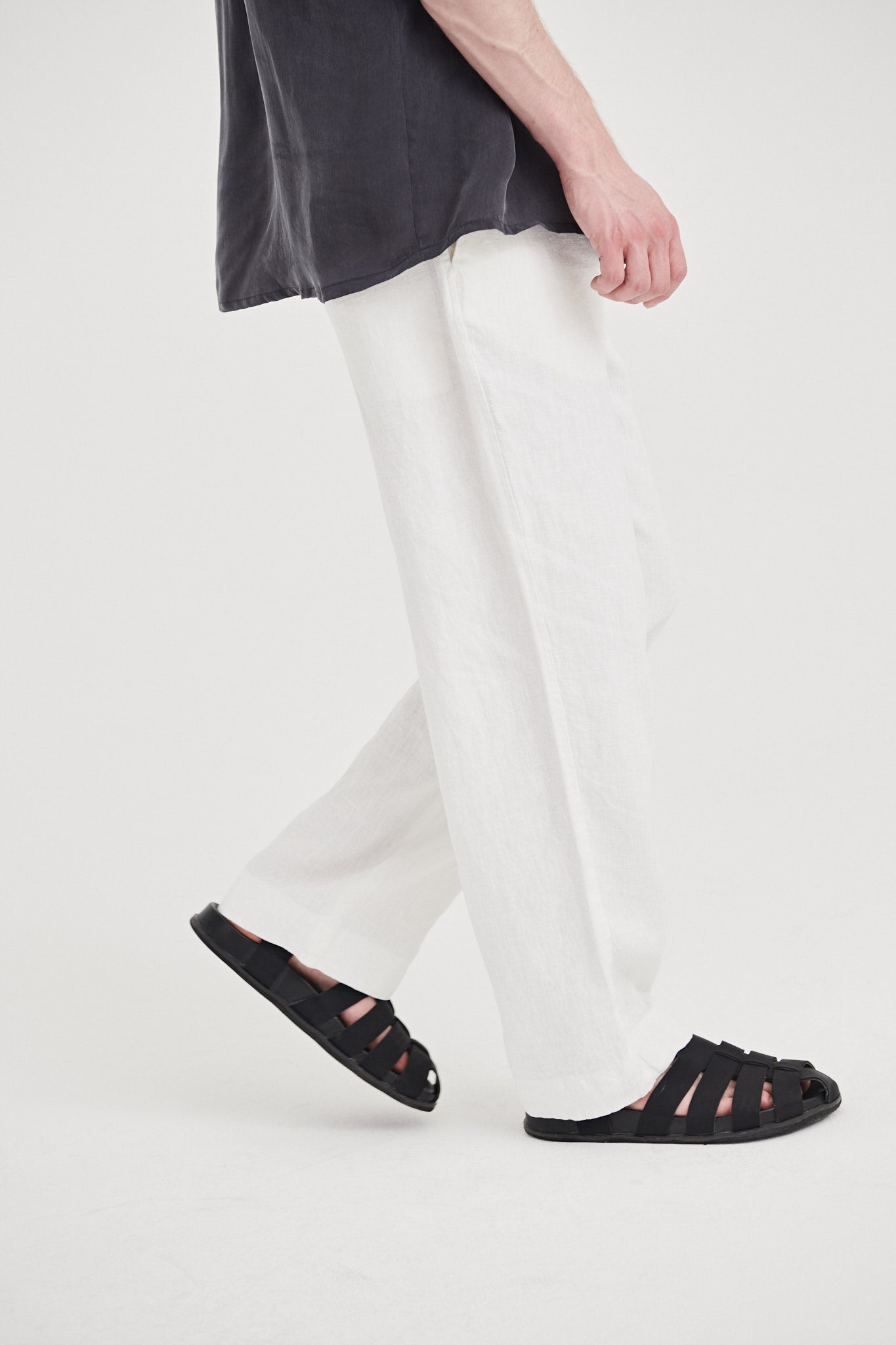 08 / Pleated heavyweight linen trousers white