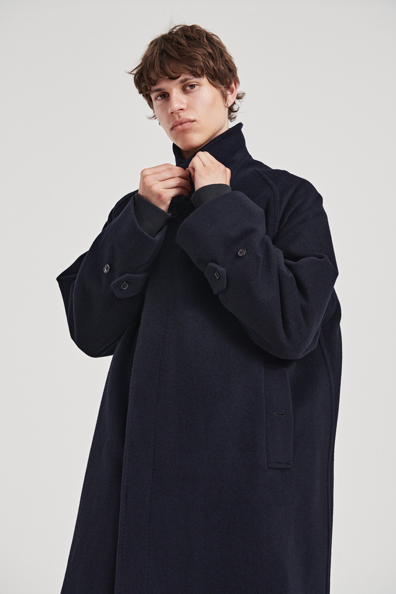 10 / Cashmere coat navy – Oftt