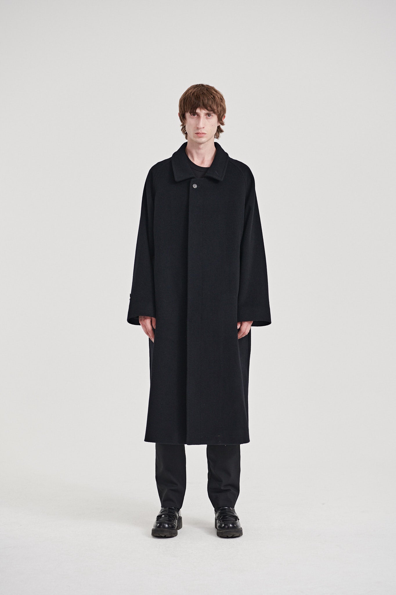 10 / Cashmere coat black