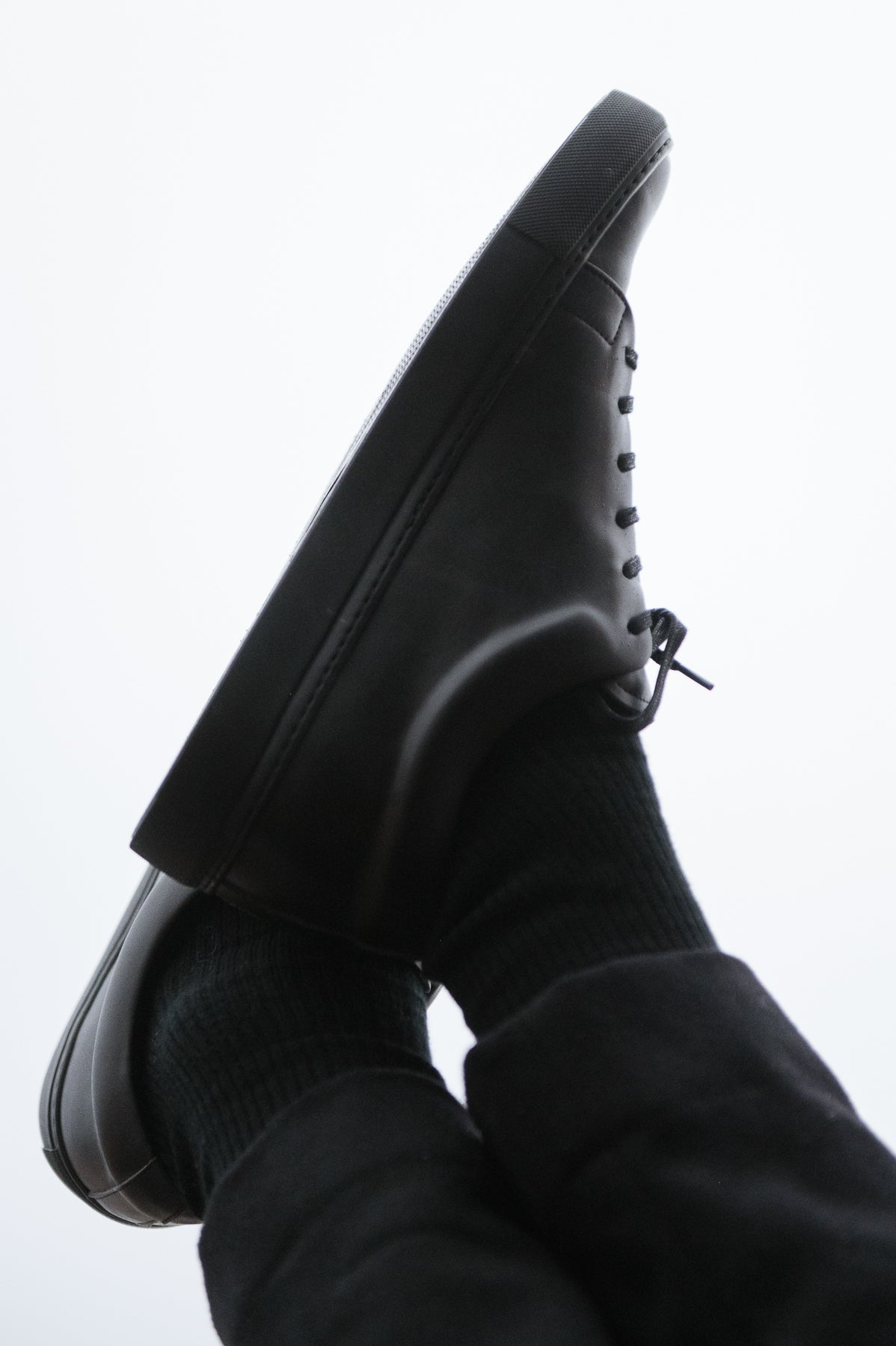 oftt - 00 - vegan trainers black -natural rubber sole, organic cotton shoe laces and recycled foam insole